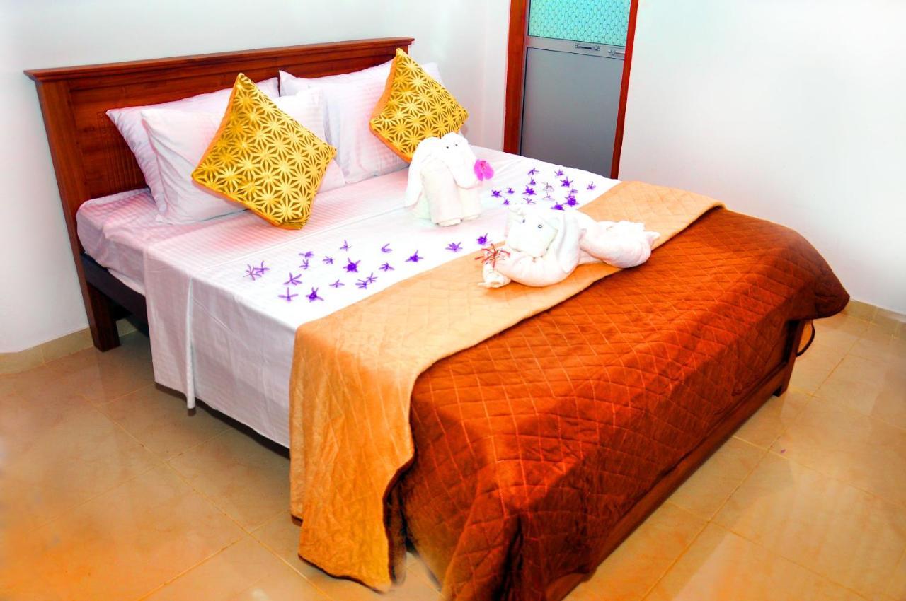 Senero House Hotel Bentota Bagian luar foto