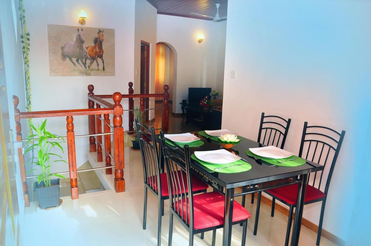 Senero House Hotel Bentota Bagian luar foto
