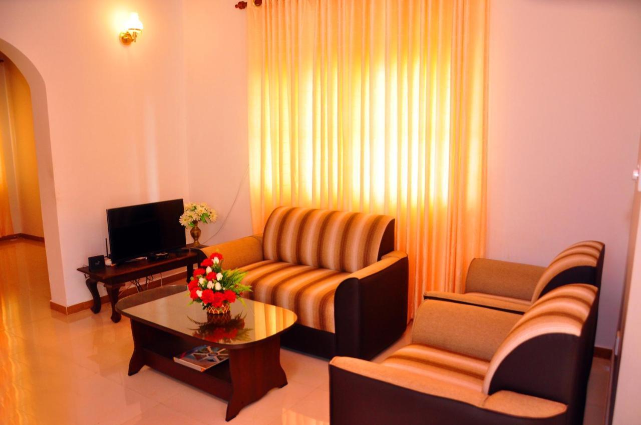 Senero House Hotel Bentota Bagian luar foto